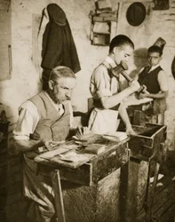 Batido de oro en un taller de Londres